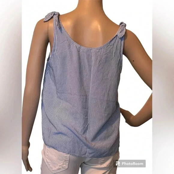 Levi’s Button Down Blue&White Pinstripe Tie Shoulder Women’s Top Size Medium - Picture 3 of 9